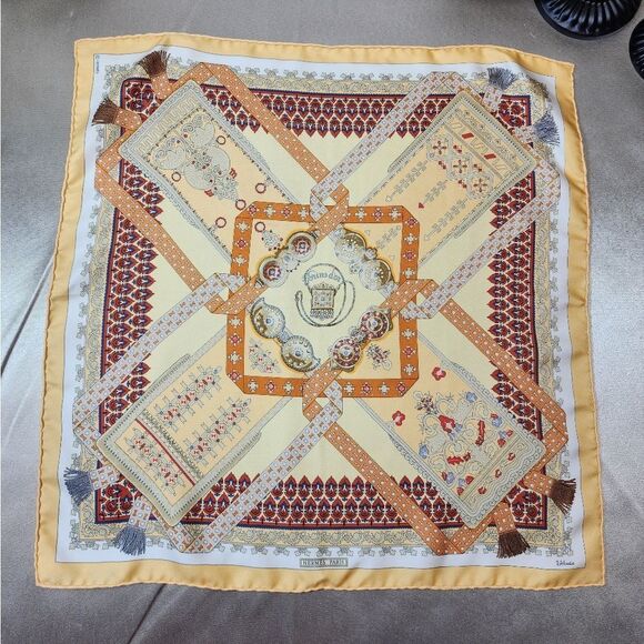 Hermès BRINS D'OR Scarf designed by Julia Abadie SILK PRISTINE CONDITION - Picture 2 of 10